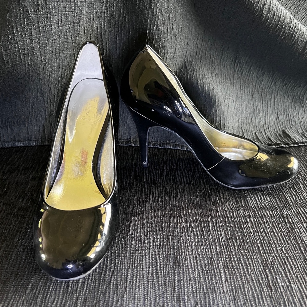 Elegant Jessica Simpson Black Patton Leather Women's 4” Heels